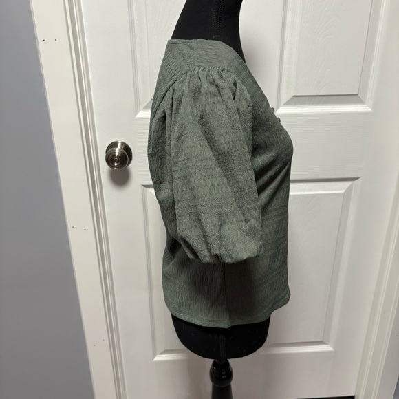 RW & Co Top - Picture 2 of 7